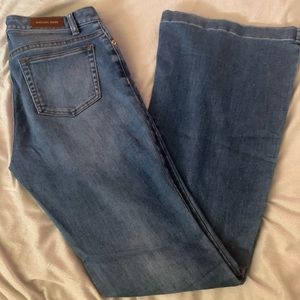 Michael Kors flare jeans med light wash